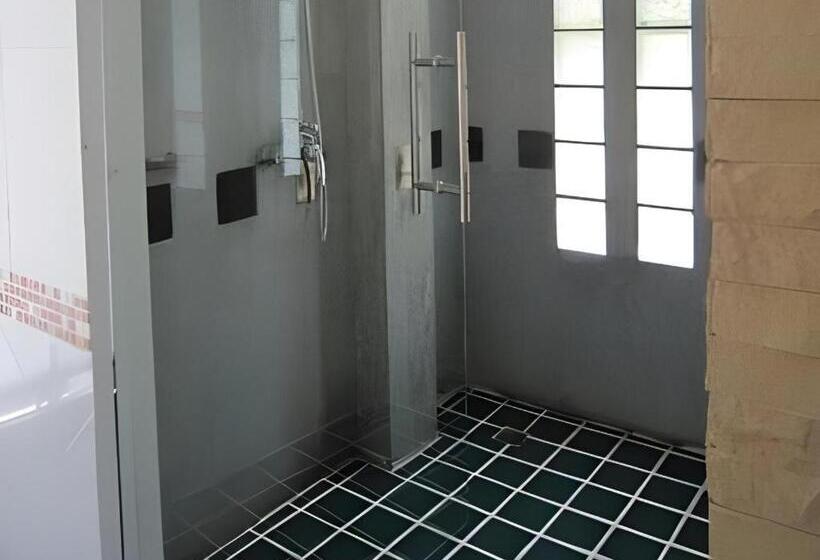 בית מלון כפרי Nattha Waree Hot Spring Resort And Spa