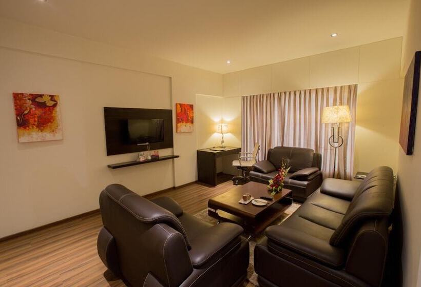 Отель Regenta Central Harimangla