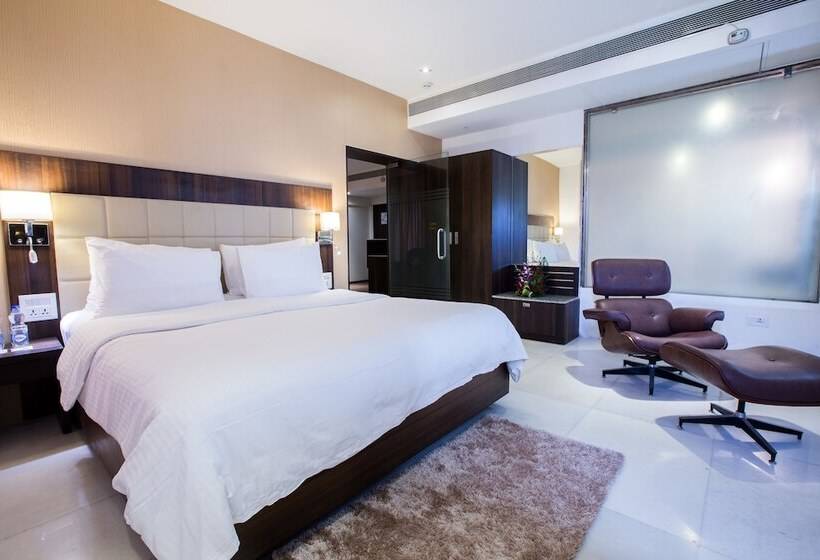 Отель Regenta Central Harimangla