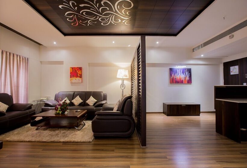 Отель Regenta Central Harimangla