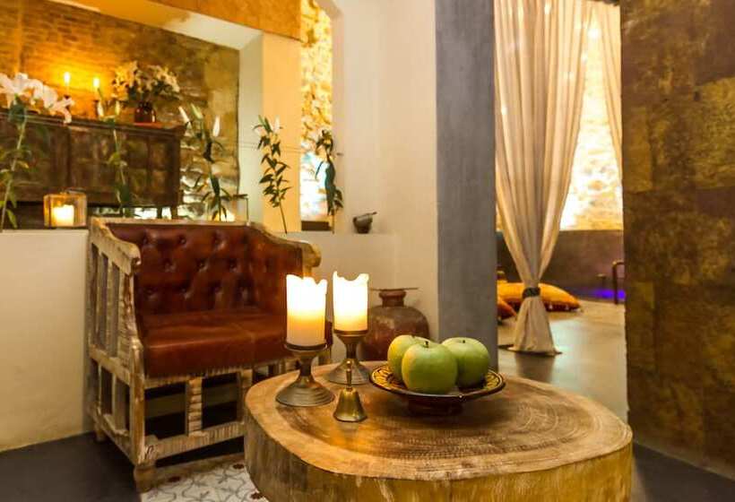 هتل The Riad  Adults Only