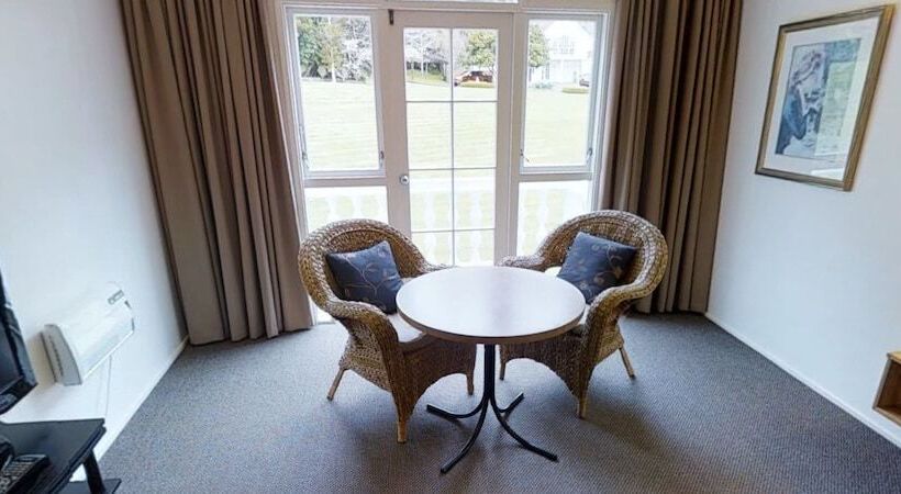 בית מלון כפרי Wallaceville Motor Lodge