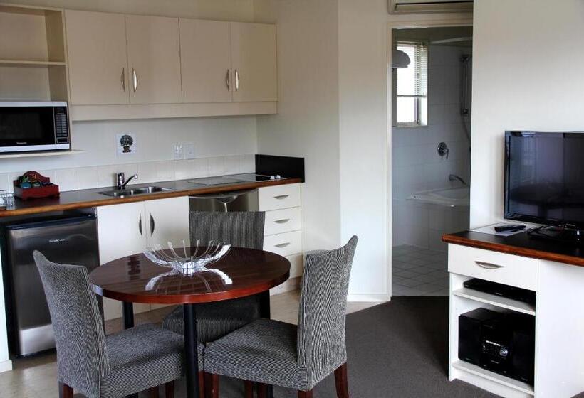 مُتل Cedar Grove Motor Lodge