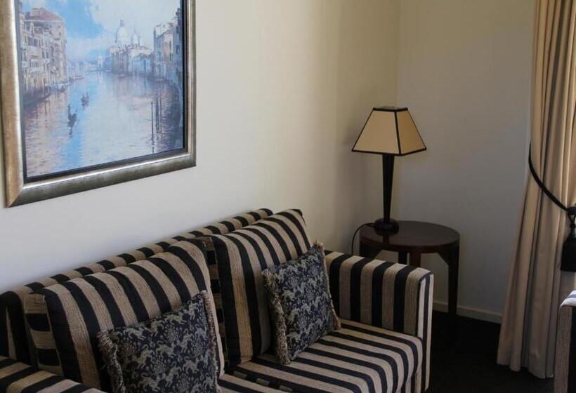 مُتل Cedar Grove Motor Lodge