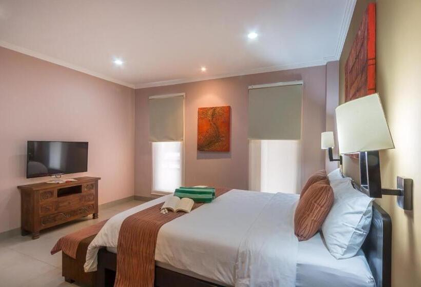 Peninsula Bay Resort