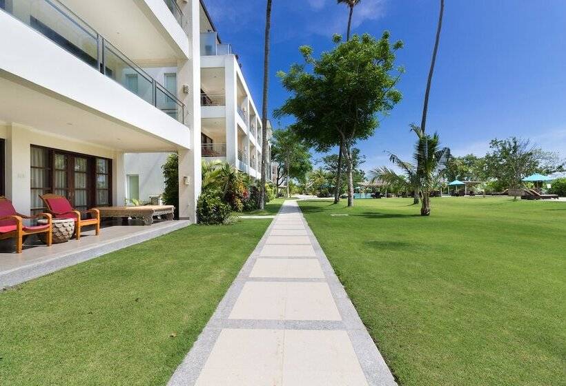 Peninsula Bay Resort