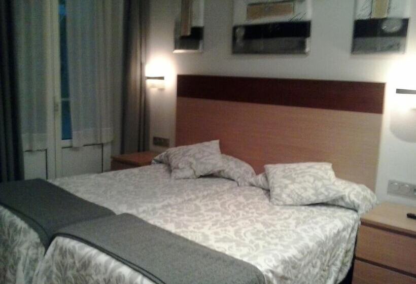 پانسیون Hostal San Sebastian Centro