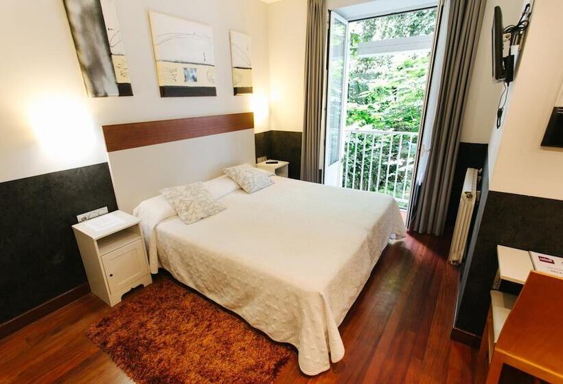 پانسیون Hostal San Sebastian Centro