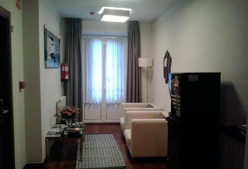 پانسیون Hostal San Sebastian Centro