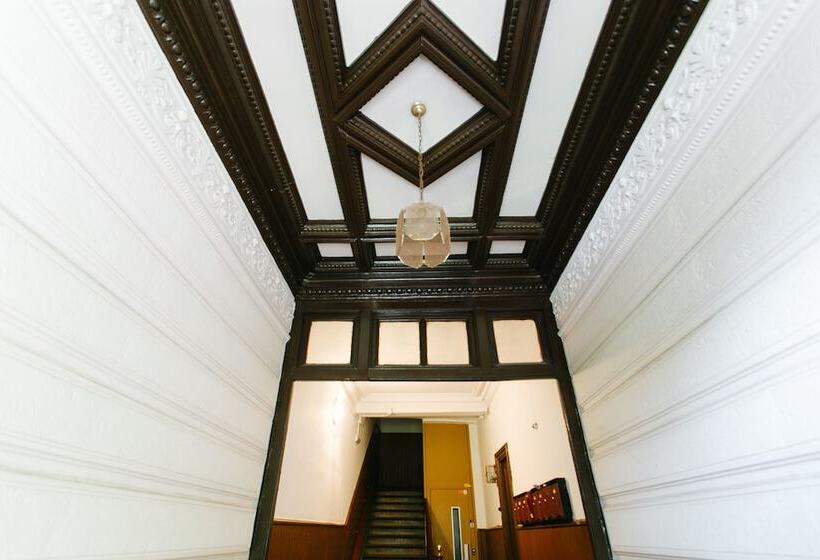 پانسیون Hostal San Sebastian Centro