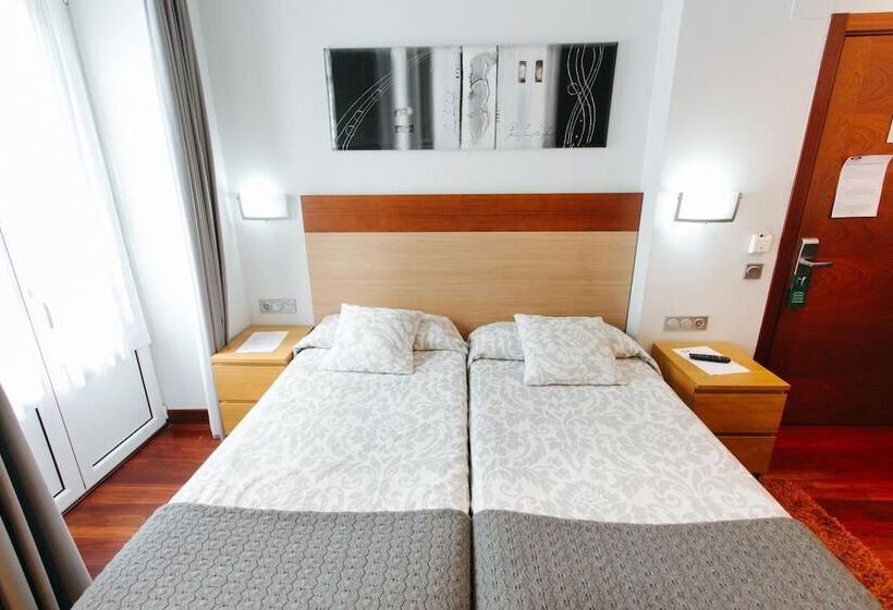 پانسیون Hostal San Sebastian Centro