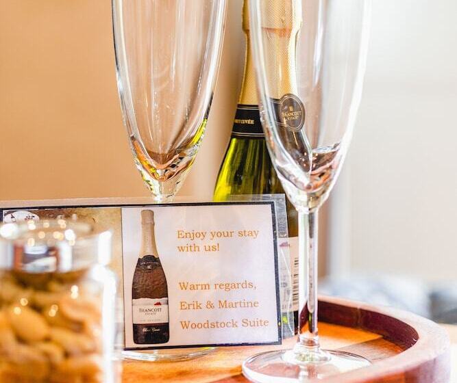 پانسیون Woodstock Suite