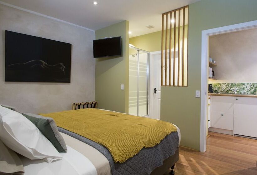 پانسیون Woodstock Suite