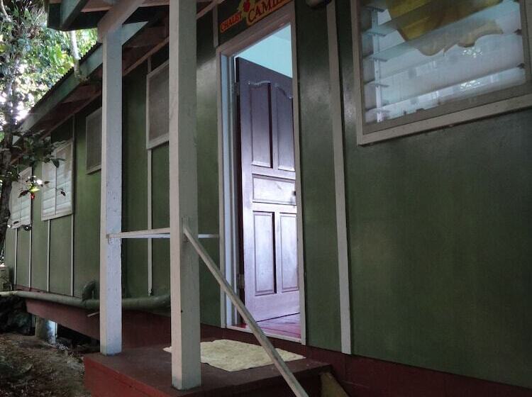 استراحتگاه Lusia's Lagoon Chalets