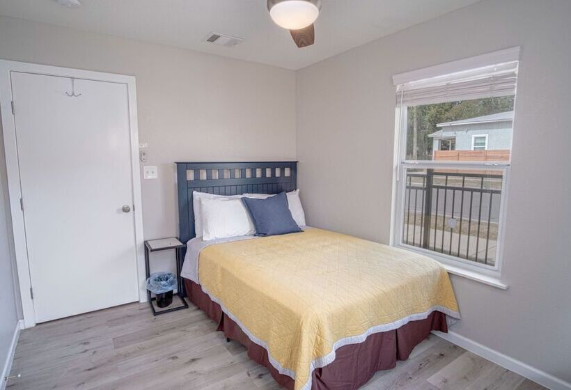 Freshly Remodeled 3br 2ba Near Fantastic Downtown