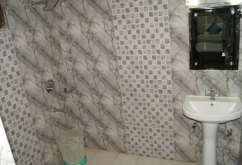 هتل Goroomgo Sun Star Residency Chennai