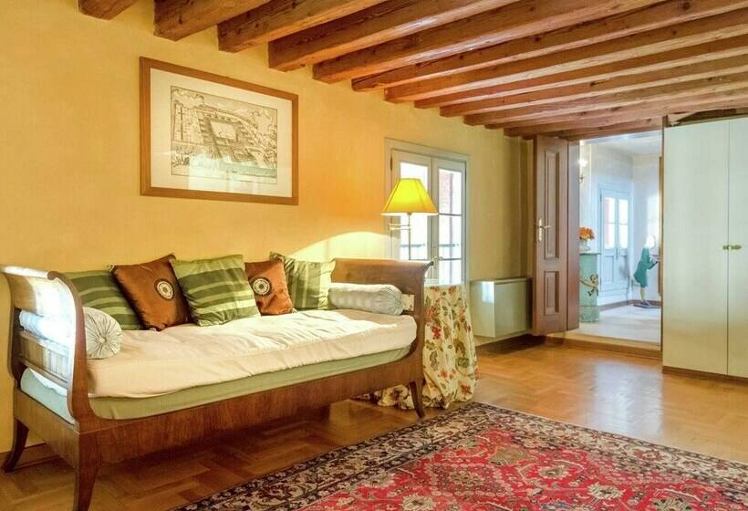 فندق Historic Venetian Style Castle In Piombino Dese With Pool