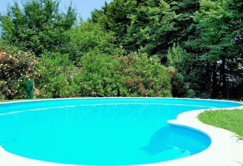 فندق Historic Venetian Style Castle In Piombino Dese With Pool
