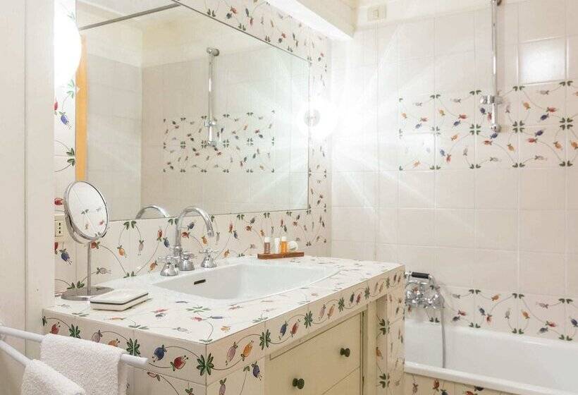 فندق Historic Venetian Style Castle In Piombino Dese With Pool