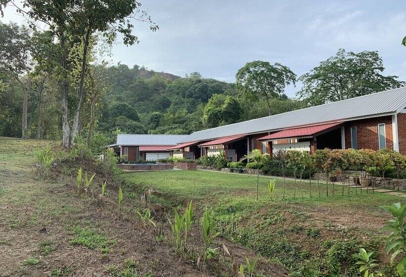 هتل Hujung Kampung