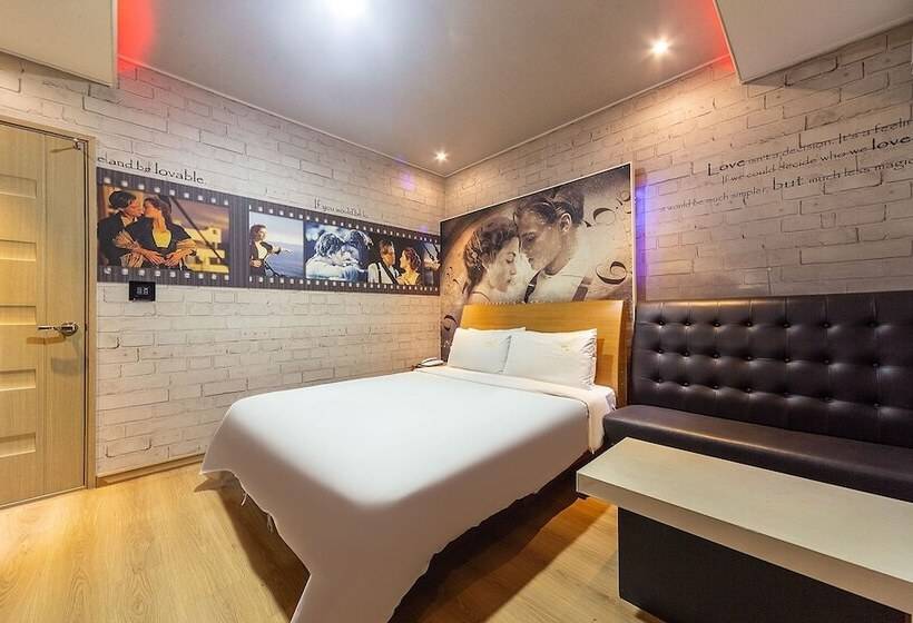 מוטל Gwangju Sangmu M