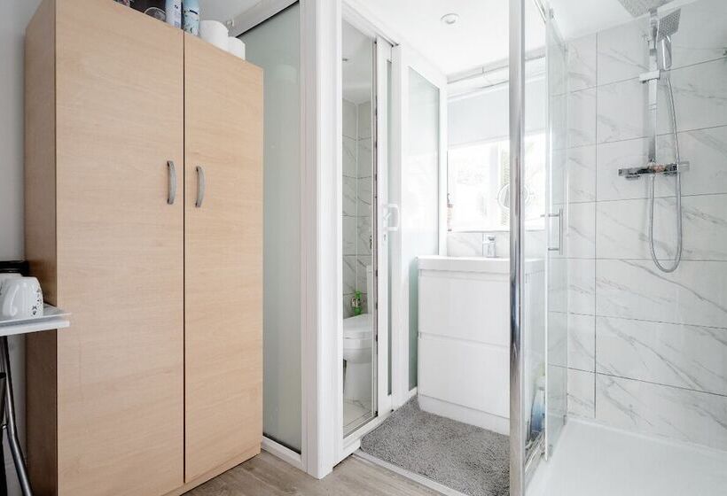 پانسیون North Avenue Guest House Ltd, Heathrow Airport Free Parking