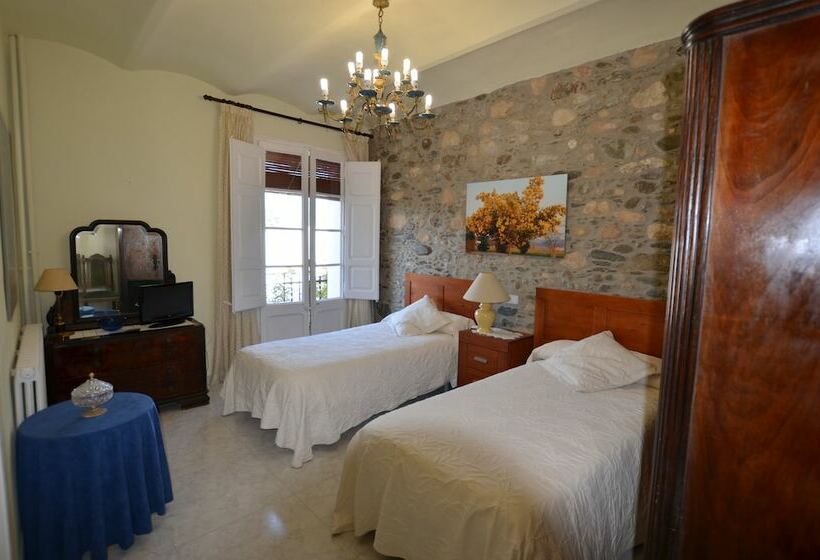 פנסיון Hostal Can Nofre