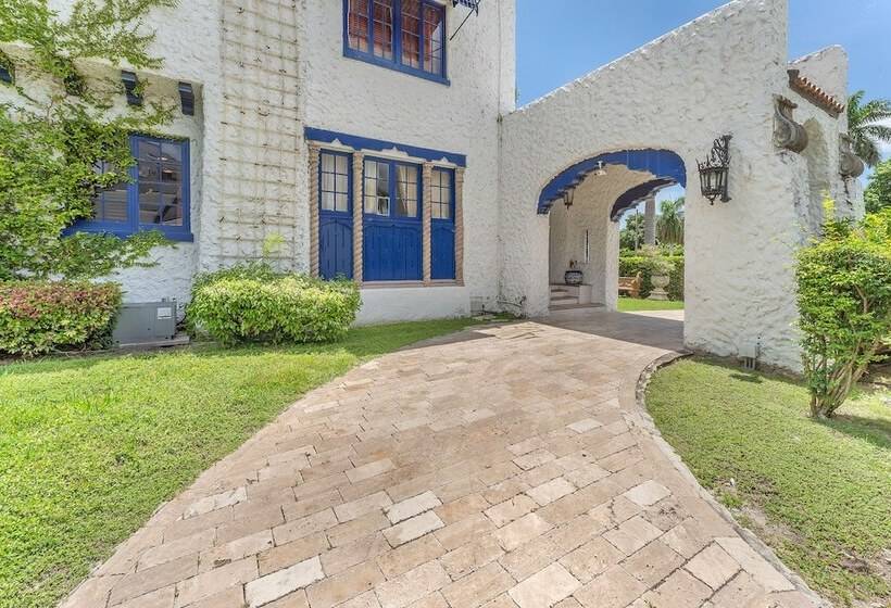 پانسیون Young Mansion