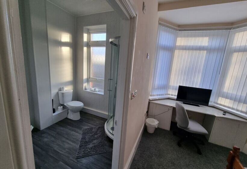 إقامة Remarkable 3 Bed House In Wallsend