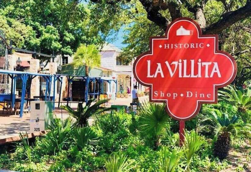 Wonderful 3 Br 2 Ba Near Downtown
