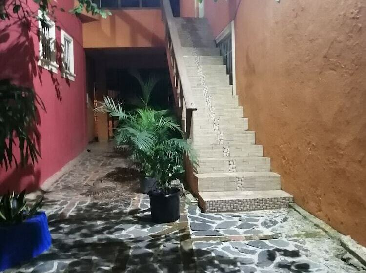 تختخواب و صبحانه El Cachimbo De Mama