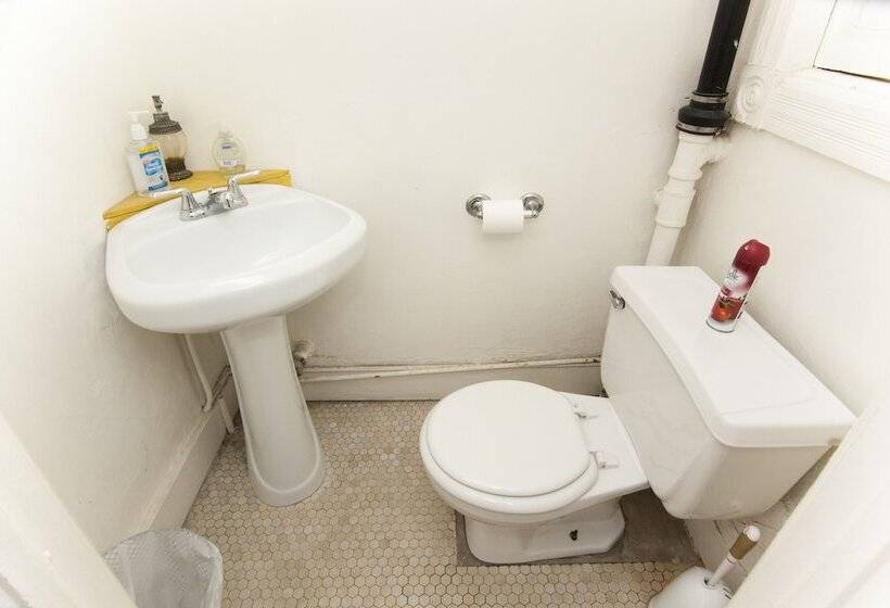 مبيت وإفطار Saint Nicholas Inn Guesthouse