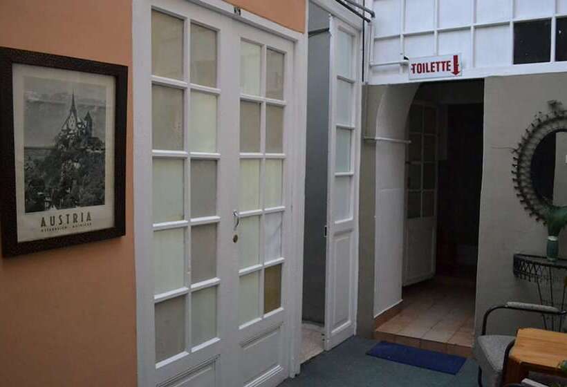 Hostal Austria   Hostel