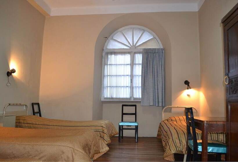 Hostal Austria   Hostel