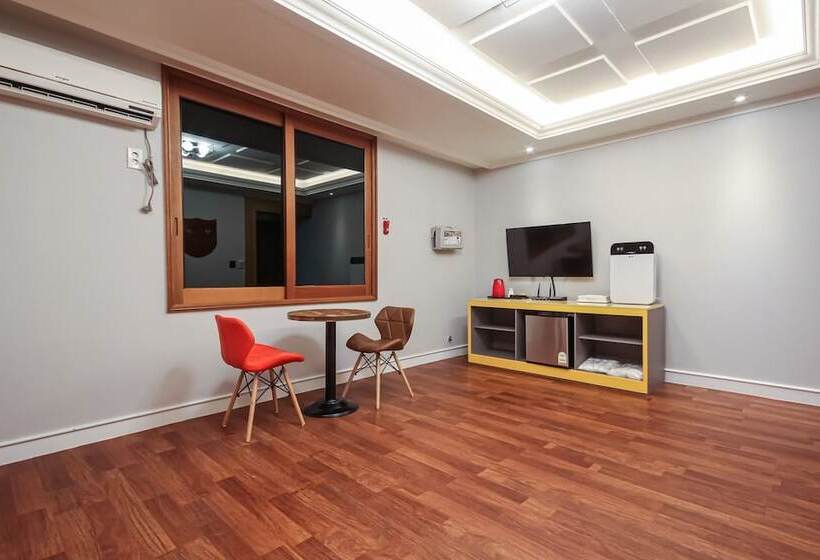 מוטל Gwangju Sangmu Alice Business