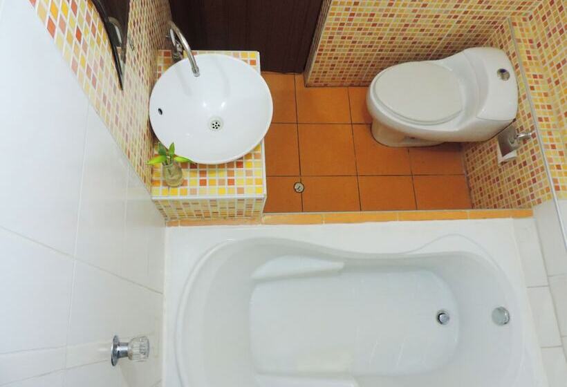 פנסיון Transit Home Bed And Breakfast   Adults Only