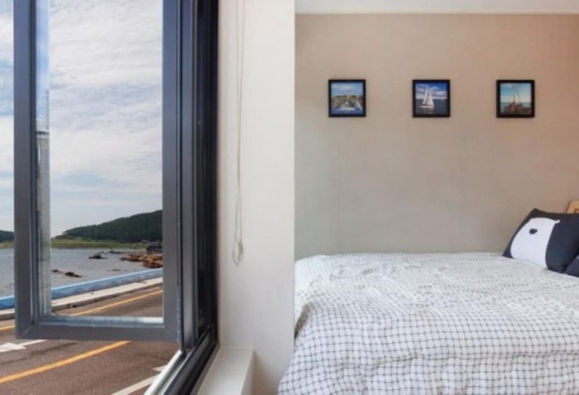 Busan Yeonhwa Reef Pension Dreamer
