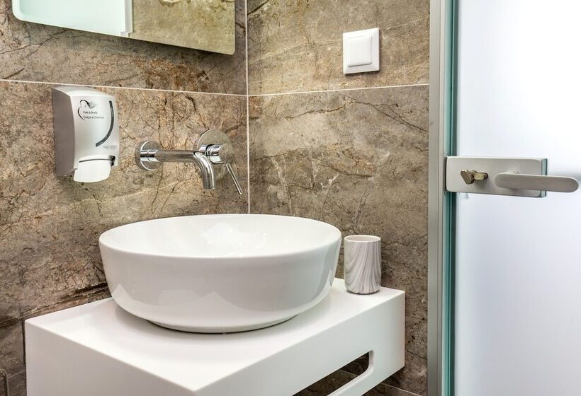 هتل Azzurro Deluxe