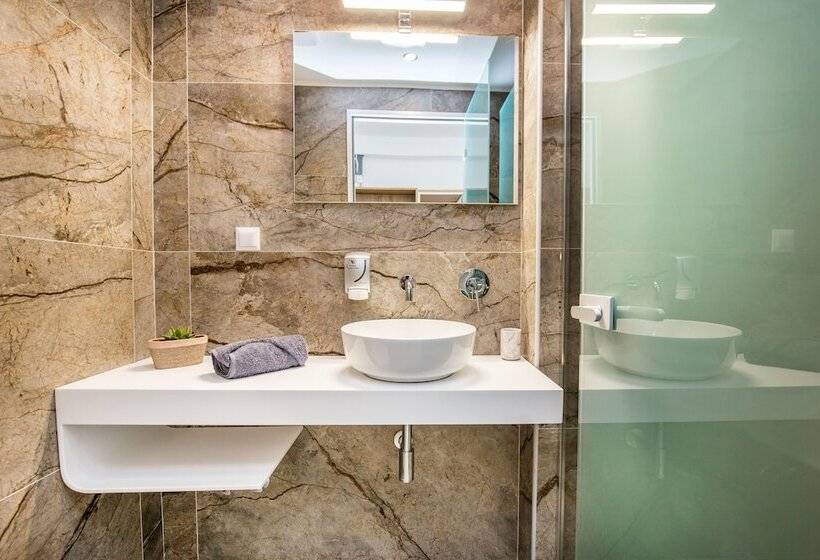 هتل Azzurro Deluxe