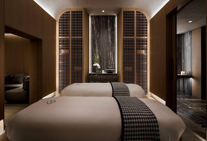 فندق Fairmont Century Plaza Gold Experience