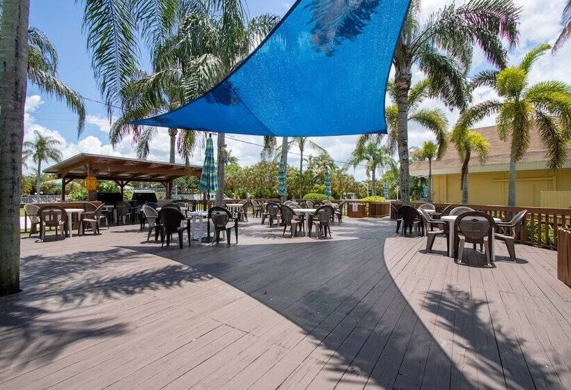 هتل Miami Everglades Rv Resort