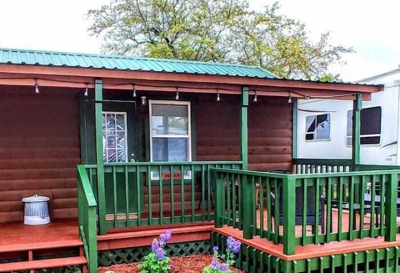 호텔 Top Of The Hill Rv Resort & Cabins