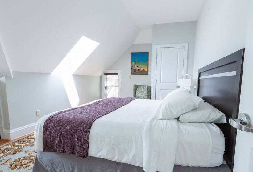 پانسیون 7 On Strath