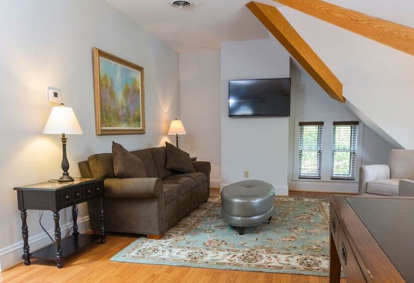 پانسیون 7 On Strath