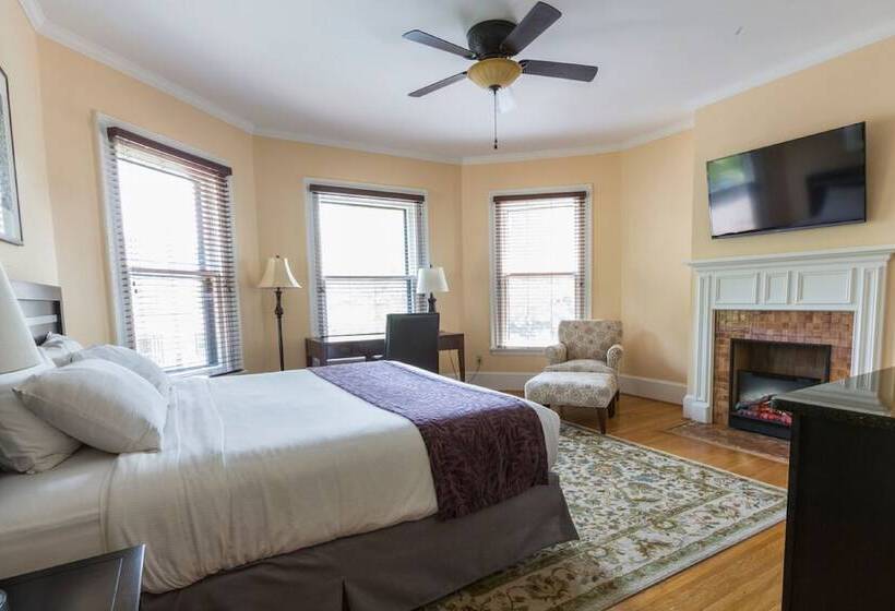 پانسیون 7 On Strath