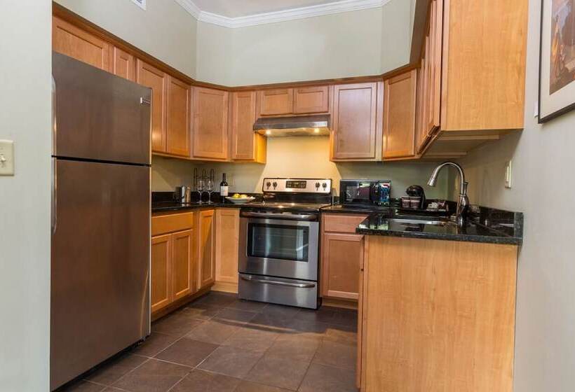 پانسیون 7 On Strath