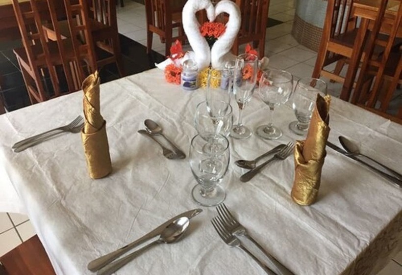 پانسیون Aupic Paradise