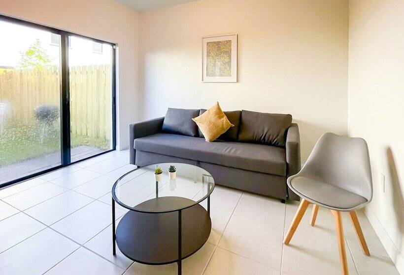 بنسيون Glamorous 4br New & Modern Near Fl Keys