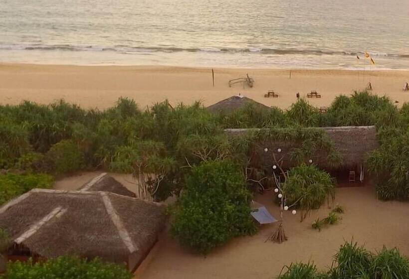 בית מלון כפרי Jungle Beach Ahungalla