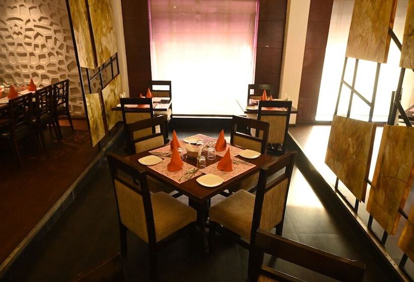 هتل Regency Square